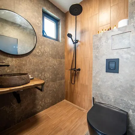 Dream House Konukevi 4*