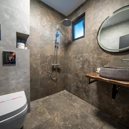 Konukevi Dream House 4*